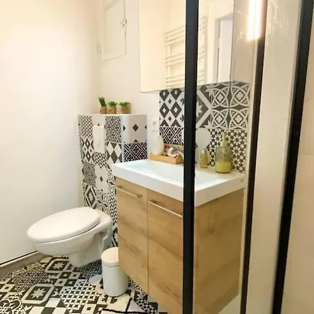 Joli Au Calme A 10 Min Des Marches Apartment